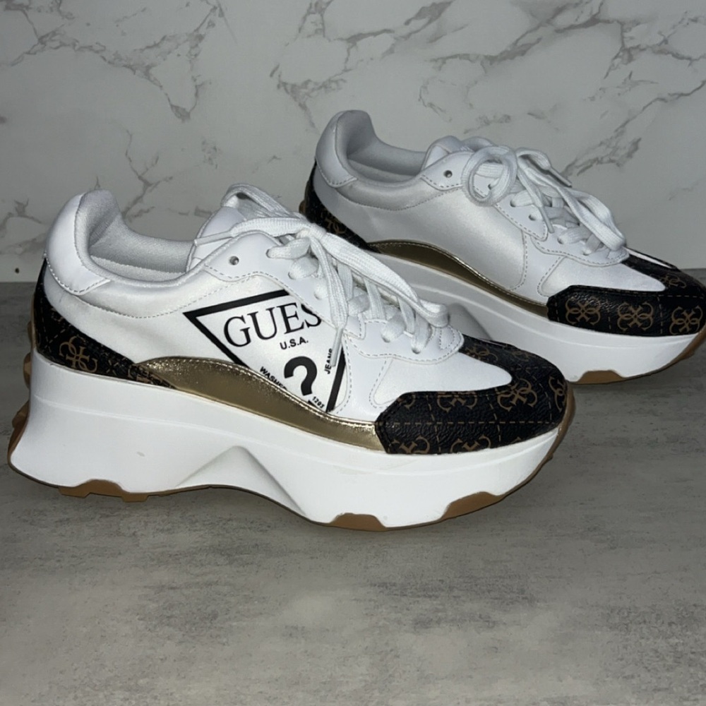 Guess Calebb Logo Print Sneaker - Picture 6 of 11